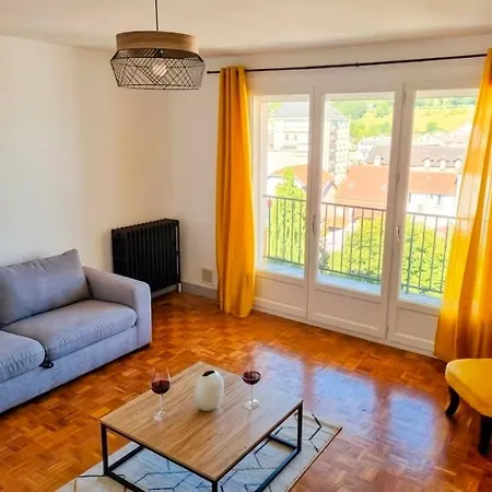 Lägenhet Offrant Superbe Vue Imprenable Sur Le Puy Courny *